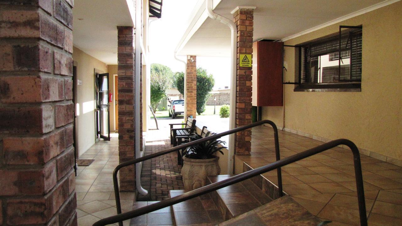 Bel Air Guest House Piet Retief Exterior foto